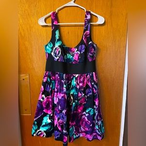 Love…Ady watercolor mini floral party dress w/ stretch waistband sz medium
